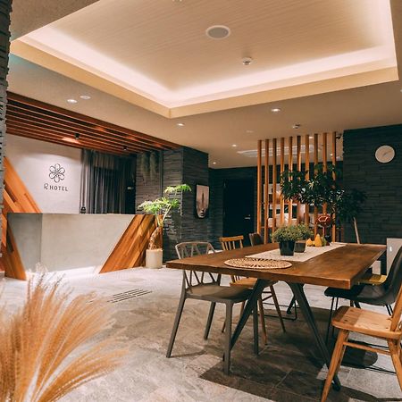 R Hotel Honmachi Osaka Bagian luar foto